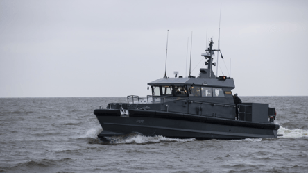 Захист Чорного моря посилюється — Україні передали ще два патрульні катери - 285x160