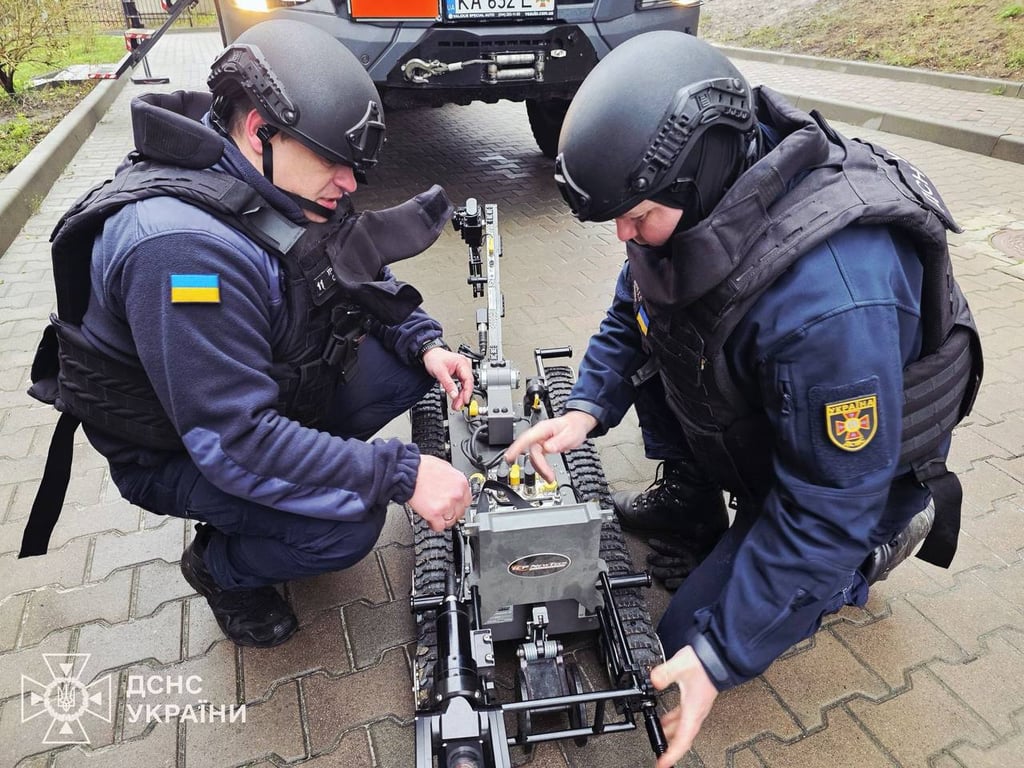 Унікальне розмінування — у Вишгороді знешкодили касетний заряд - фото 1