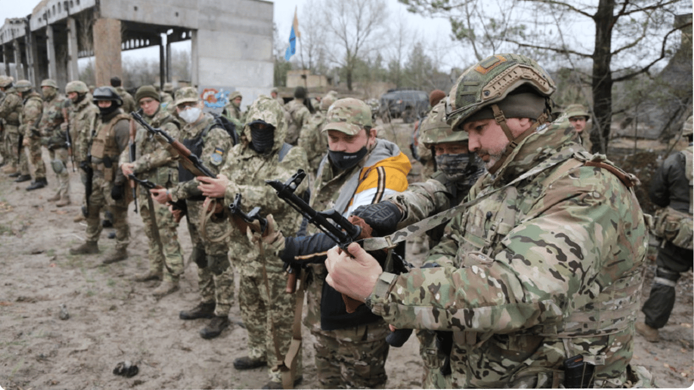 Мобілізація в Україні — юрист пояснив нюанси  бронювання співробітників