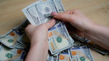 Застава 15 000 доларів для отримання візи до США: хто повинен платити - 285x160