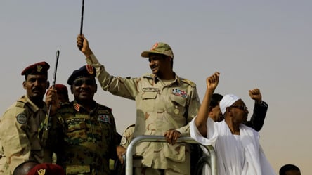 Бои в Судане: лидер RSF Хамдан провел телефонный разговор с Блинкеном - 285x160
