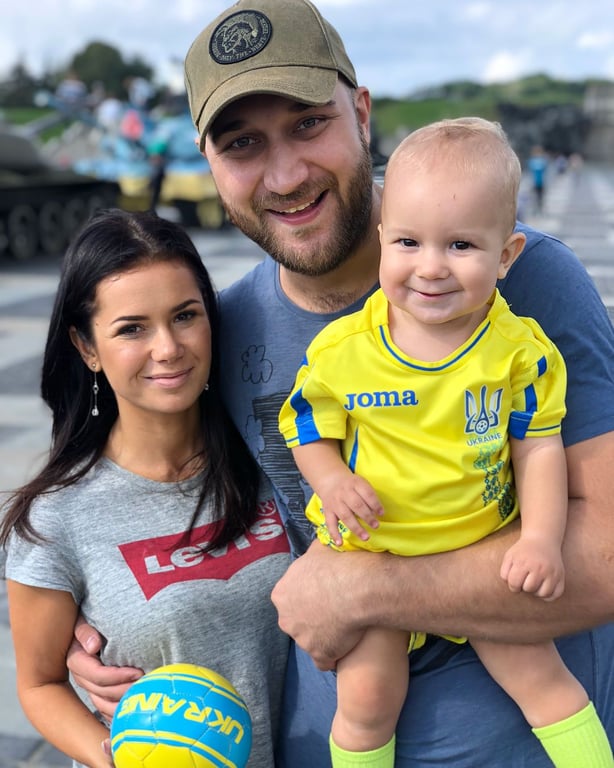 Алина Шаманская с Русланом Ханумаком и их сыном