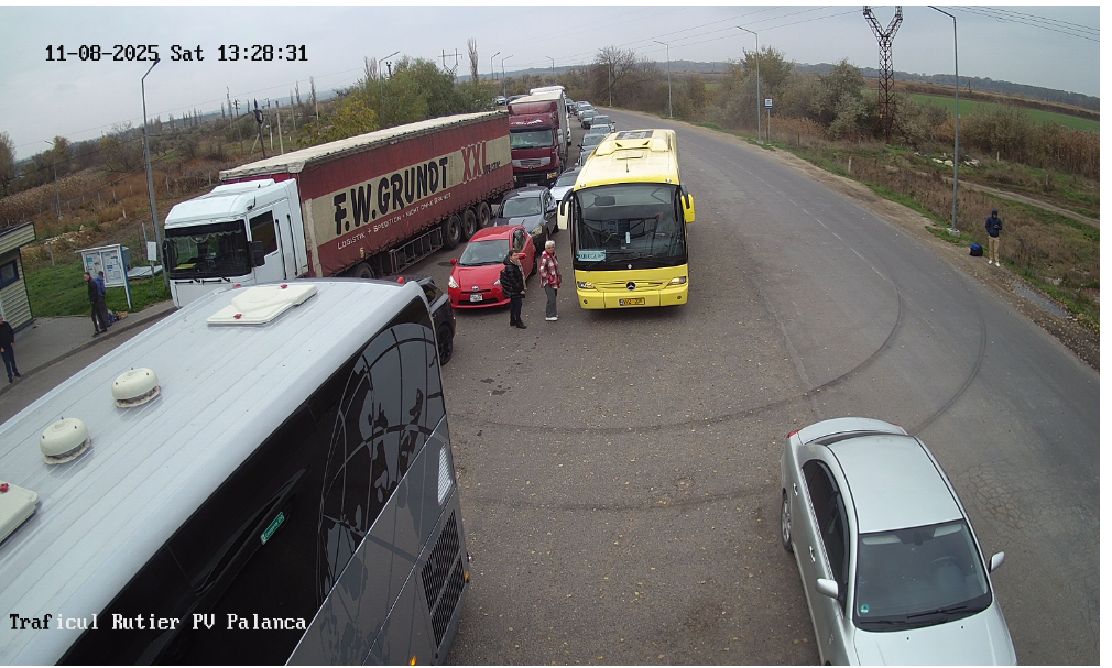 Пункти пропуску на Одещині припинили — роботу масштабні черги - фото 2