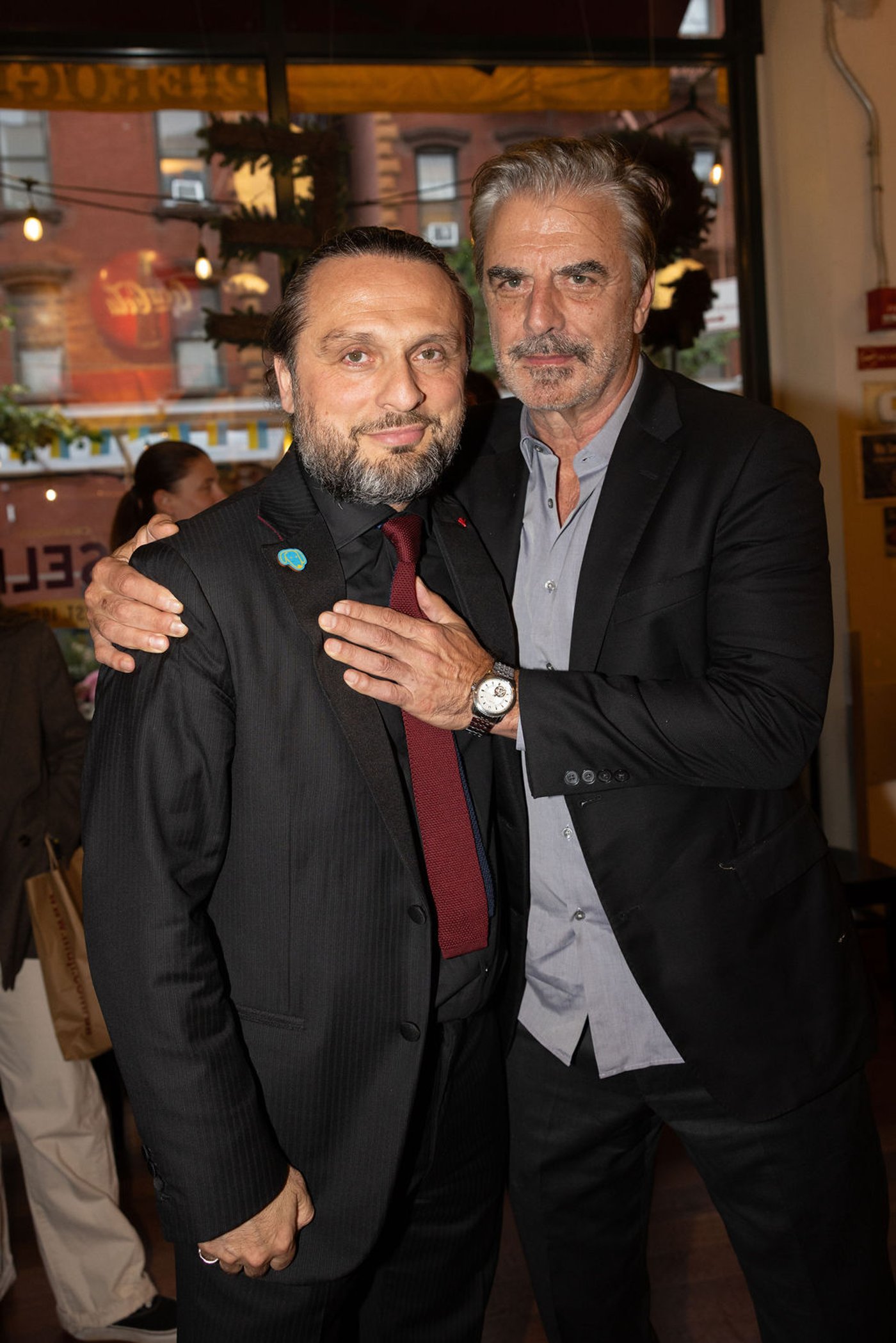 Актор Кріс Нот та режисер Олег Кохан - фото