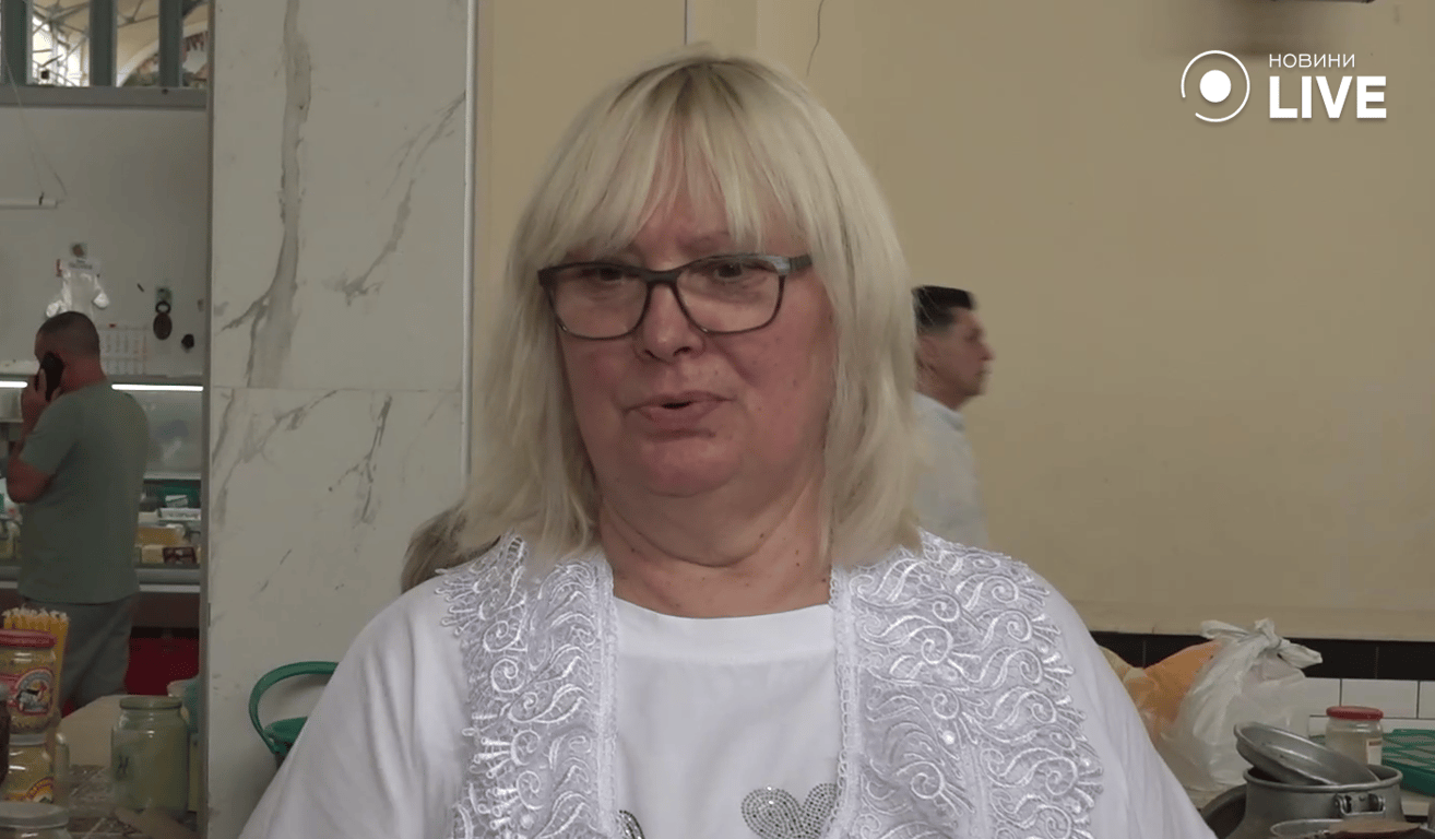 Продавчиня про молочку