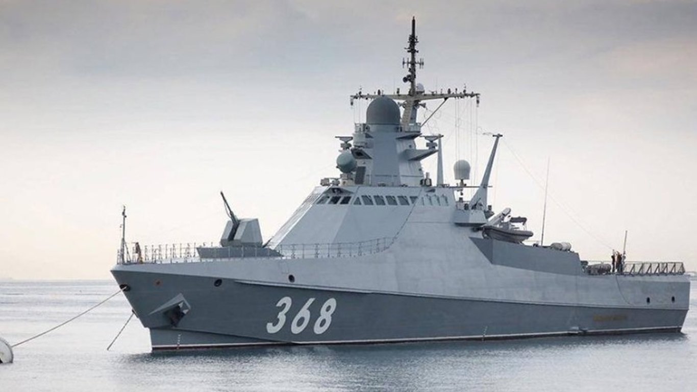 Російський корабель "Павел Державин" виведений зі строю