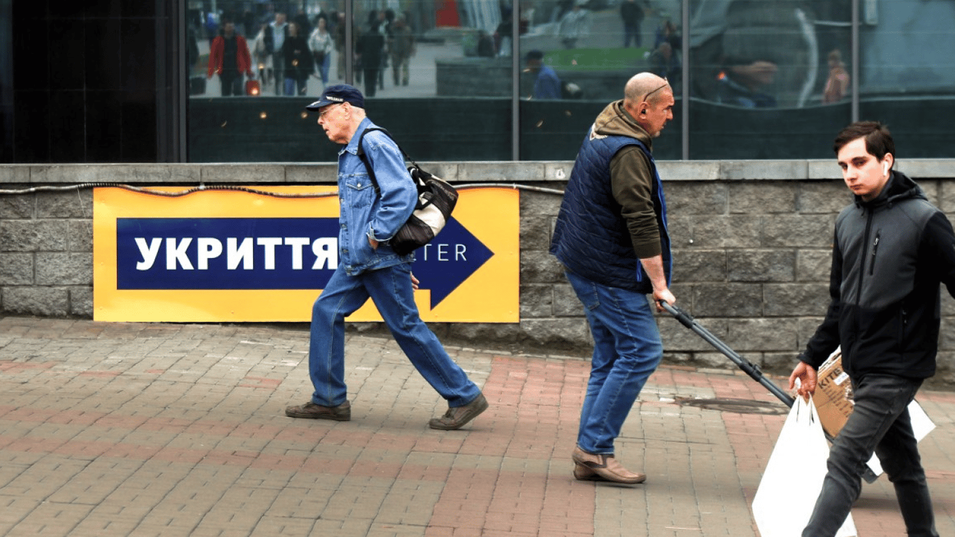 Укриттів бракує: населення Дарниці могло зрости вдвічі