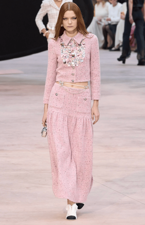 В моді знову спідниці з низькою талією