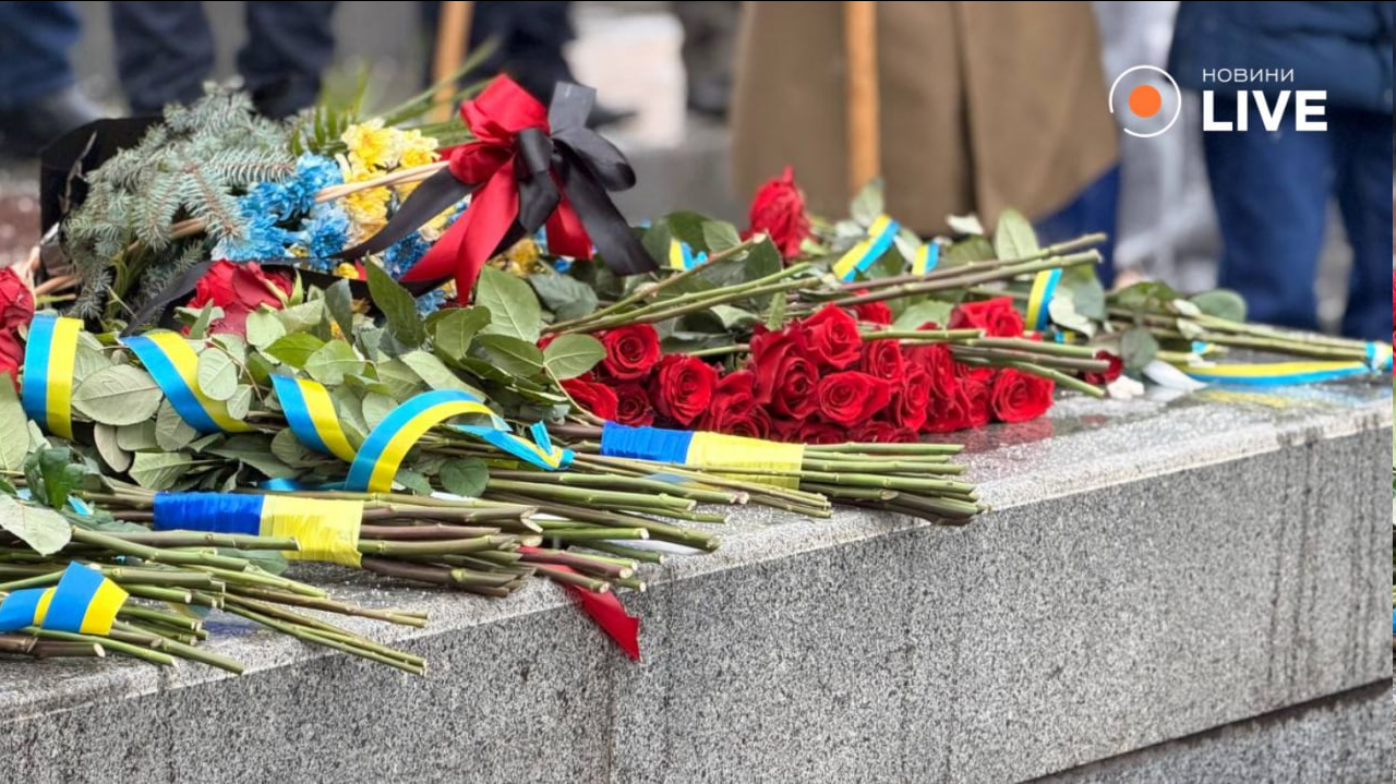Во Львове почтили память Бандеры в день его рождения — фото - фото 4