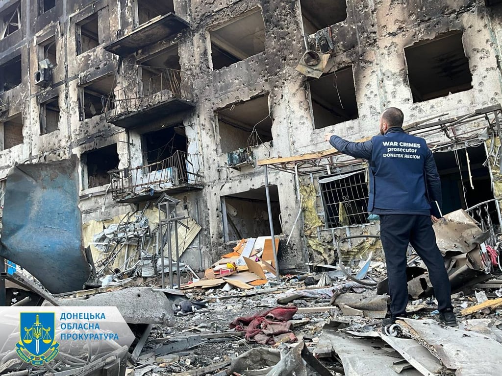 Внаслідок ракетного удару по Добропіллю загинули 11 людей