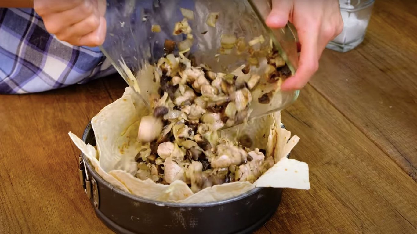 рецепт пирога з лаваша з грибами та куркою