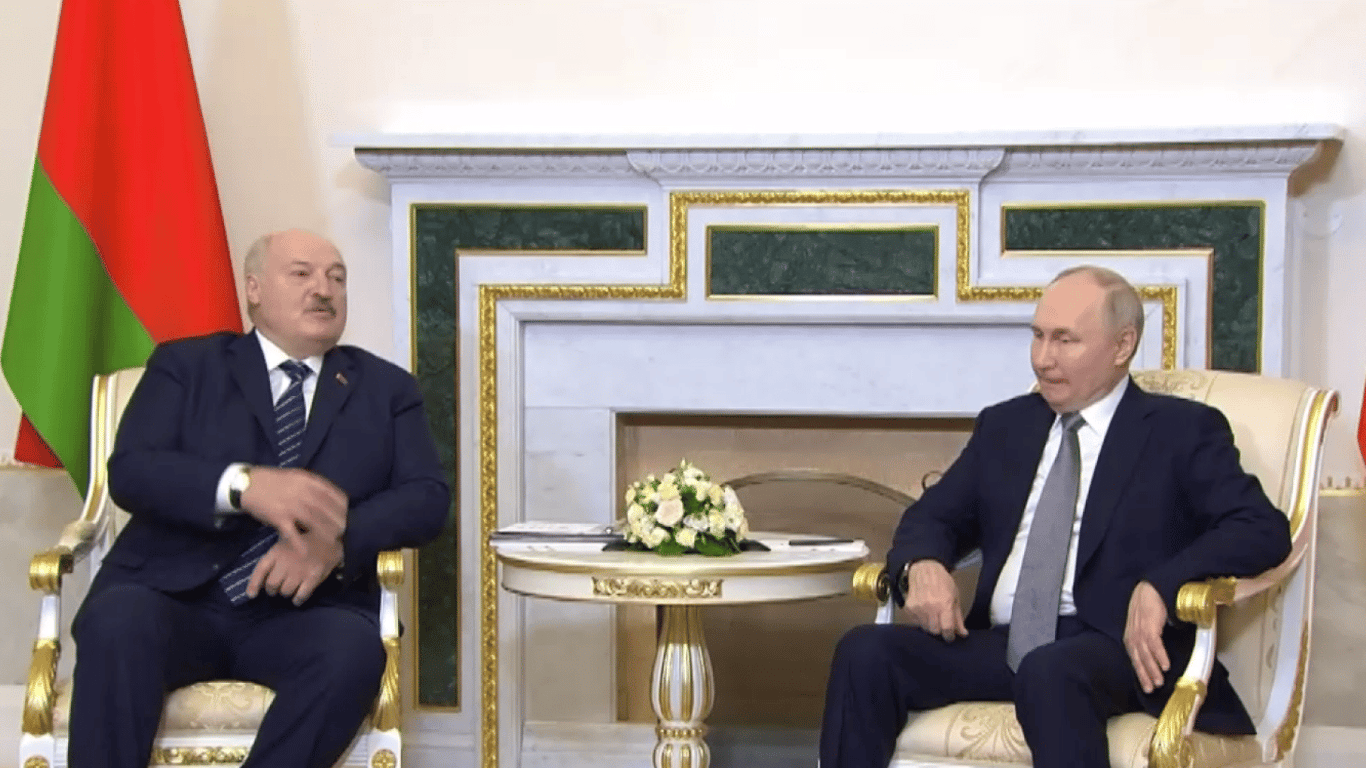 Лукашенко уверяет Путина, что  Украина вернется к славянскому единству