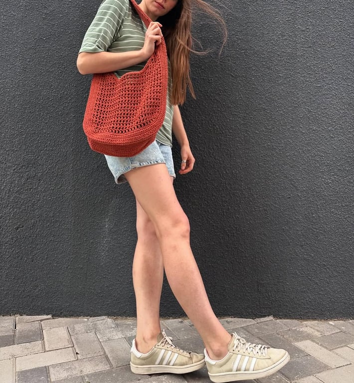 З чим носити в'язану сумку