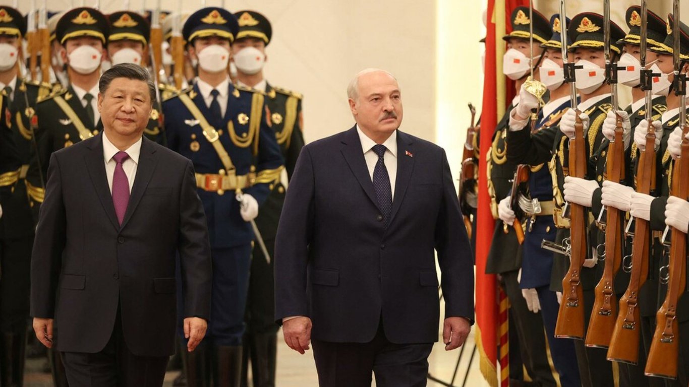 Візит Лукашенка до Пекіна: лідер Білорусі прокоментував "мирний план" Китаю