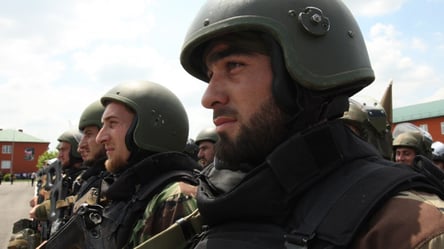 На форму чеченских солдат нанесли надпись "на Киев". Видео - 285x160