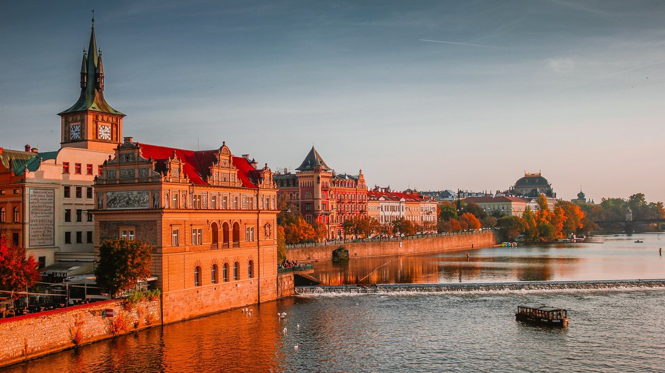 Чехия открылась для украинского - как попасть в страну