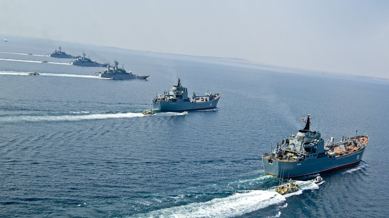 Атака на штаб ЧФ России - В Крыму признали, что штаб Черноморского флота "атаковали" из Севастополя