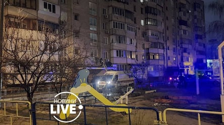 У Києві чоловік впав із сьомого поверху: в якому він стані. Фото - 285x160