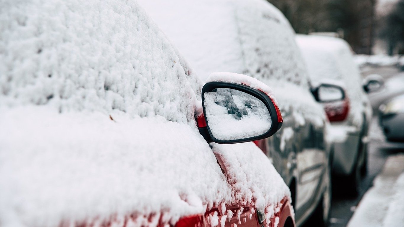 7 речей, які не можна залишати у машині на морозі