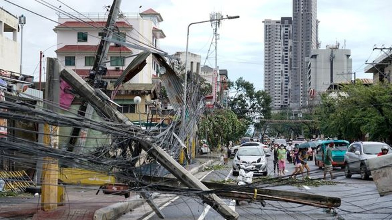 Супертайфун Рай на Філіппінах: кількість жертв зросла до 12 осіб