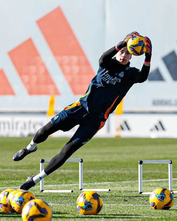 Андрей Лунин