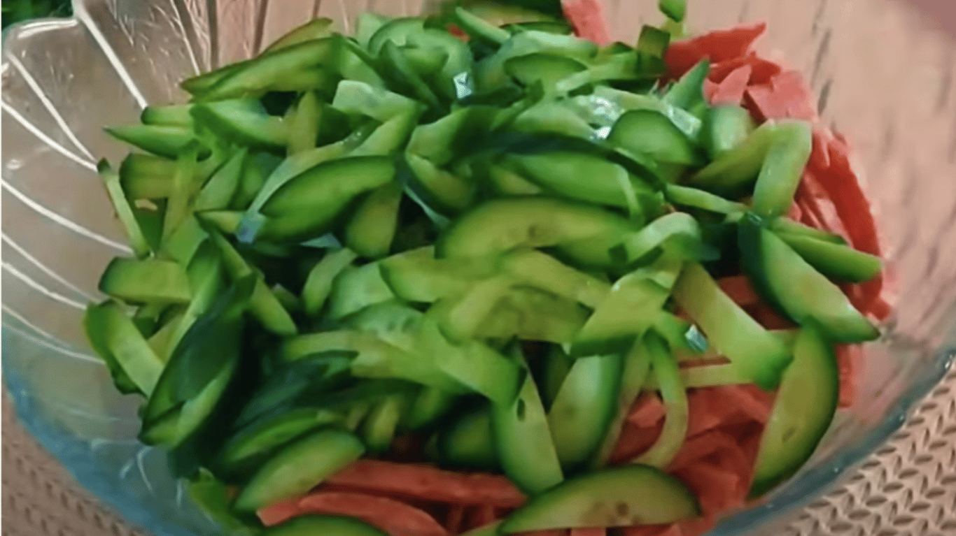 рецепт салата Оленка, який смачніший за Олівʼє