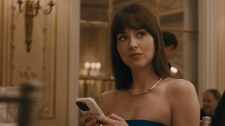 Легкая элегантность — осенние луки Дакоты Джонсон с джинсами - 285x160