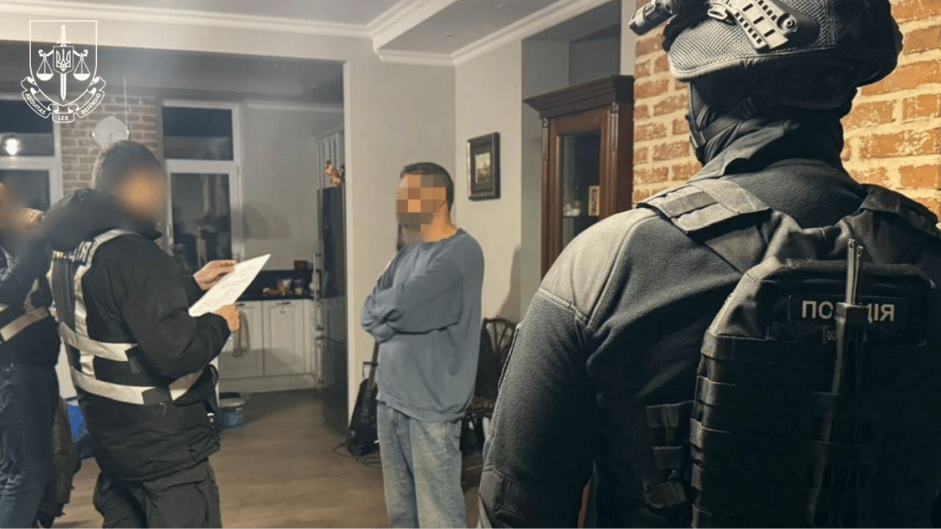 Ексдиректору "Молодого театру" у Києві повідомили про підозру