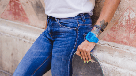 Джинсы, которые стоит оставить в 2025 — они уже не в тренде - 285x160