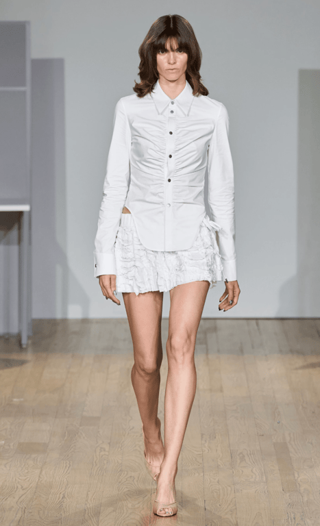 Драпірування в одязі зараз в моді