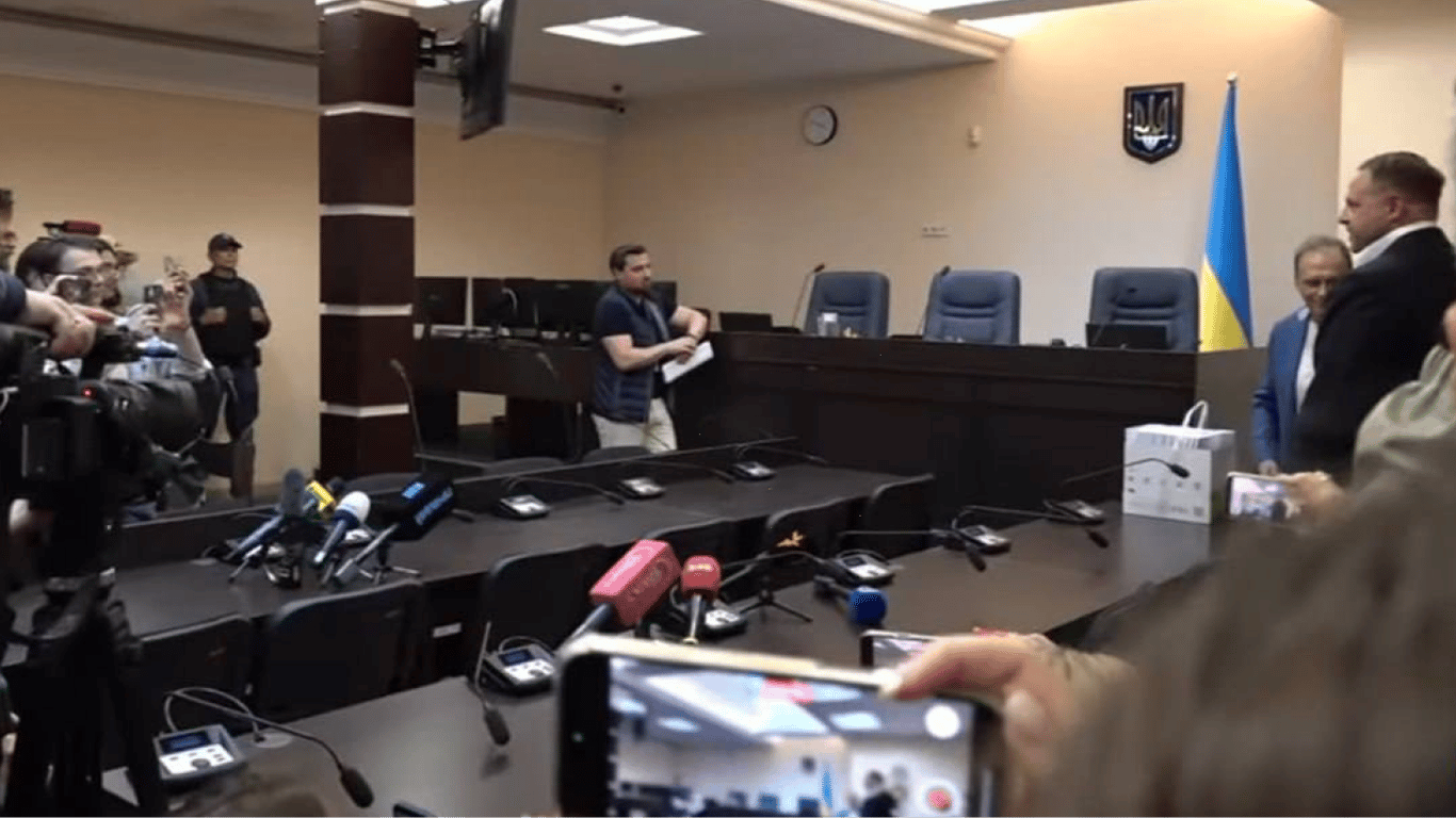 Єрмаку обиратимуть запобіжний захід: чекає на справедливе рішення