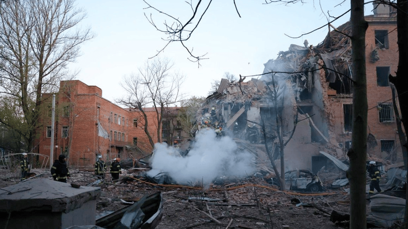 В Днепре из-под завалов достали тела двух погибших