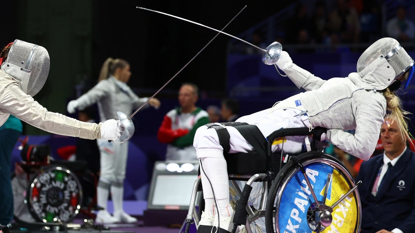 Паралімпійська збірна України здобула чергові медалі з фехтування та плавання