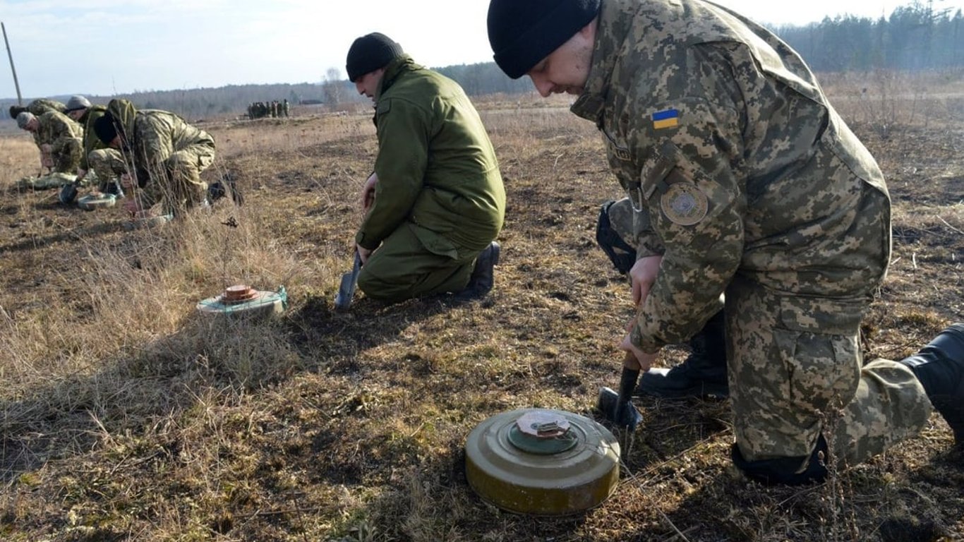 Работа деминером — в Украине внедрят высокооплачиваемую профессию