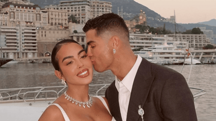 Cristiano Ronaldo's engagement ring for Georgina turns heads - 285x160