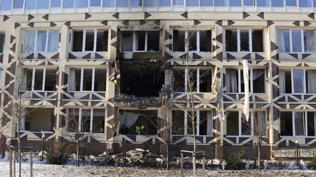 У зруйнованій лікарні в Києві досі перебувають важкі пацієнти - 285x160