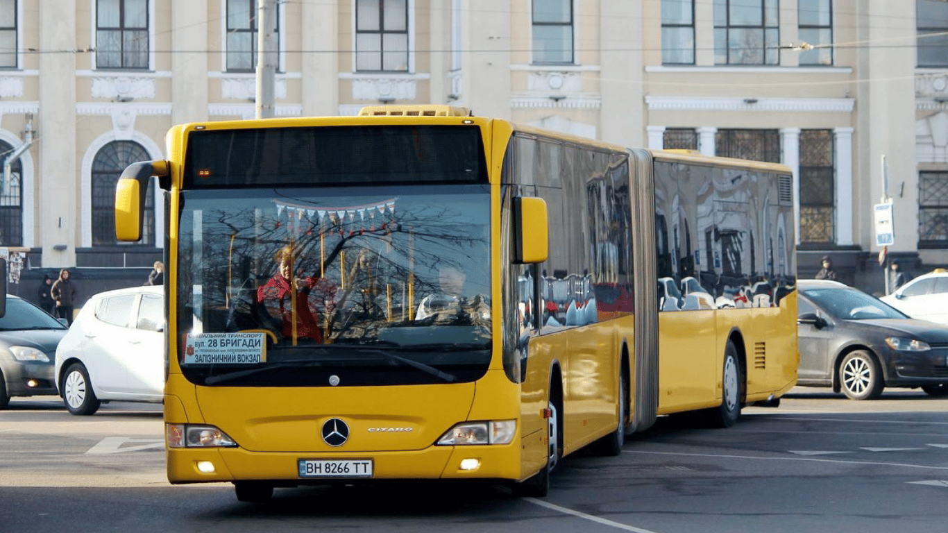 В Одессе отменяют два автобусных маршрута и запускают новые