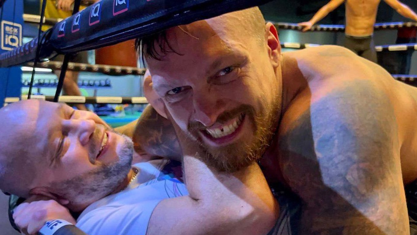 Александр Усик