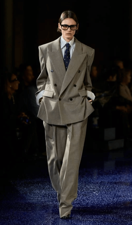 Жіночі костюми - це символ елегантності