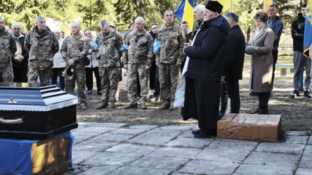 Отсрочка для отчима погибшего воина: ТЦК не считает их родственниками - 285x160