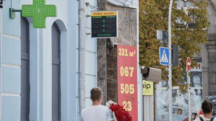 Долар на чорному ринку продають за новим курсом: скільки коштує валюта - 290x160