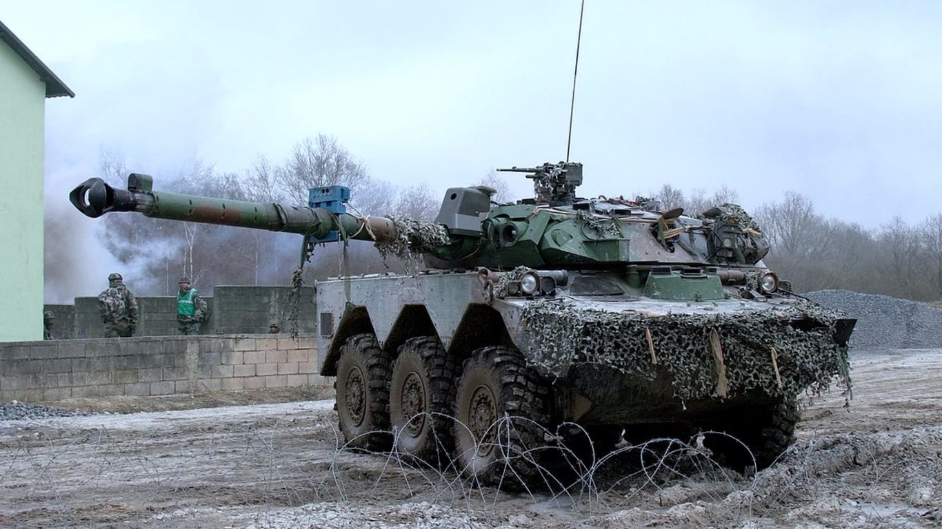 Когда Франция передаст Украине бронемашины AMX-10RC: заявление министра обороны