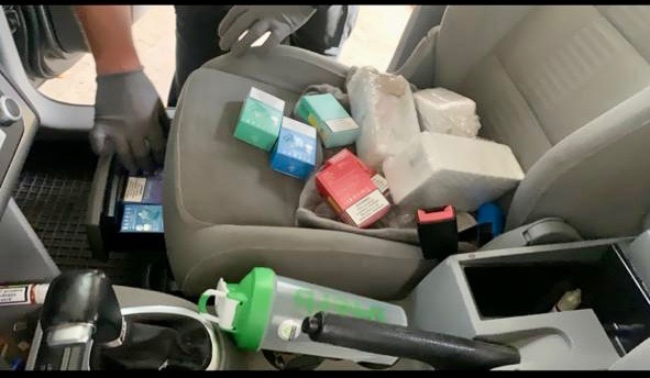 "Хованка" під сидінням авто. Фото: Білгород-Дністровський прикордонний загін.