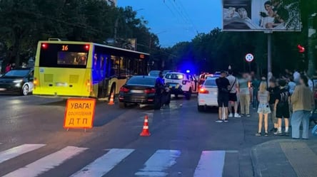 У Львові дві автівки збили чоловіка з восьмирічною донькою - 290x166