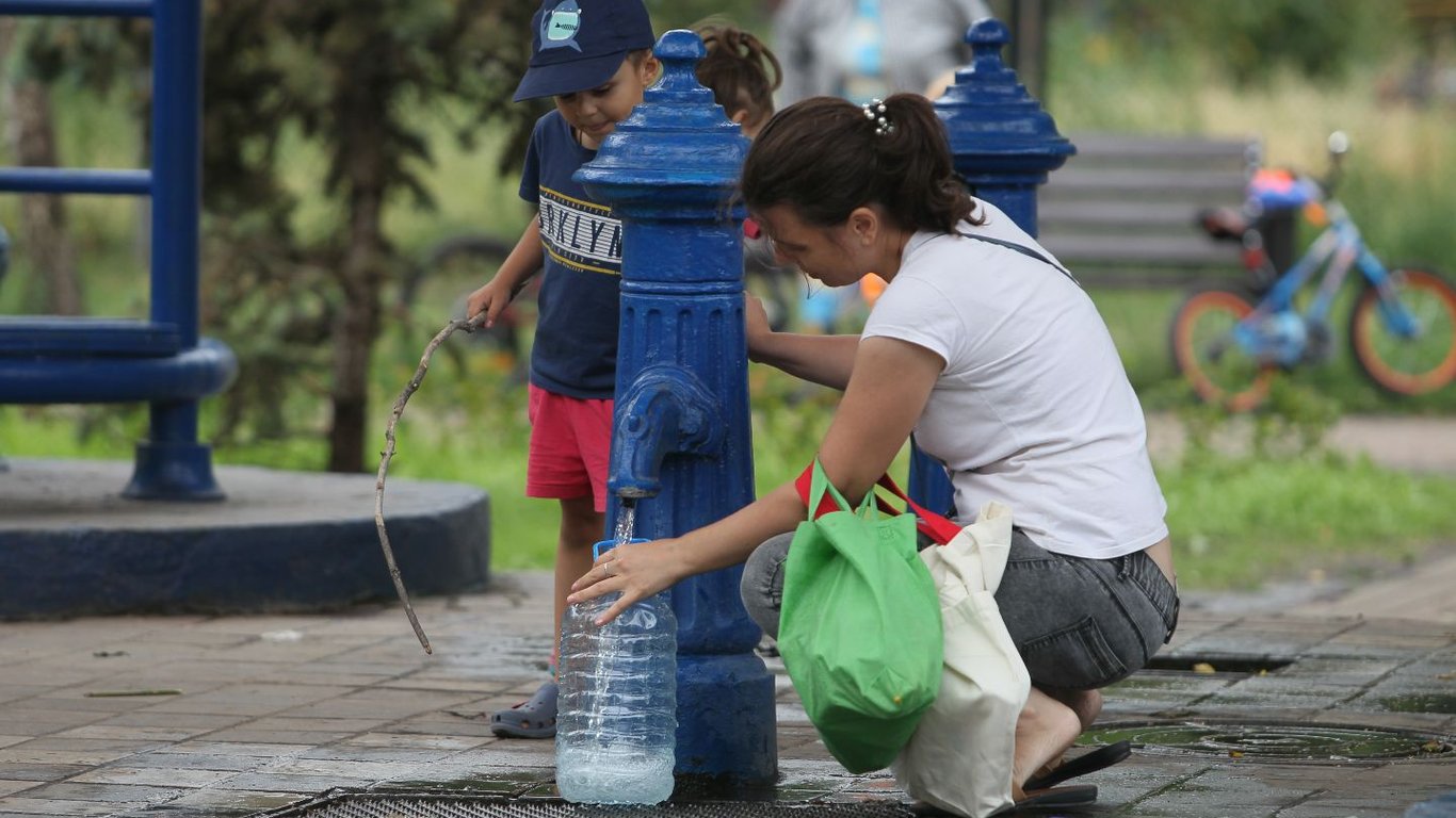 Украинцам угрожают платой за воду из колодцев и скважин: подробности