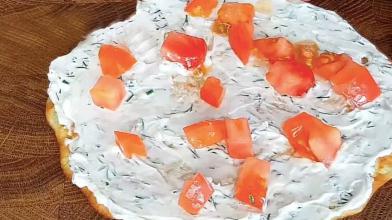 рецепт кабачкових рулетиків з помідорами