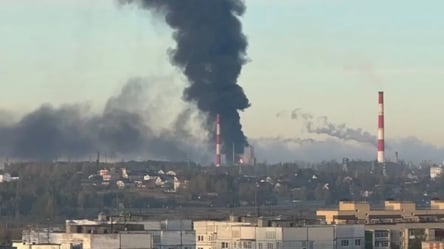 Безпілотники вдарили по одному з найбільших НПЗ Росії - 285x160