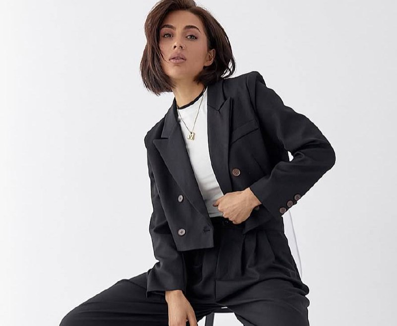 Які жакети не підійдуть старшим жінкам