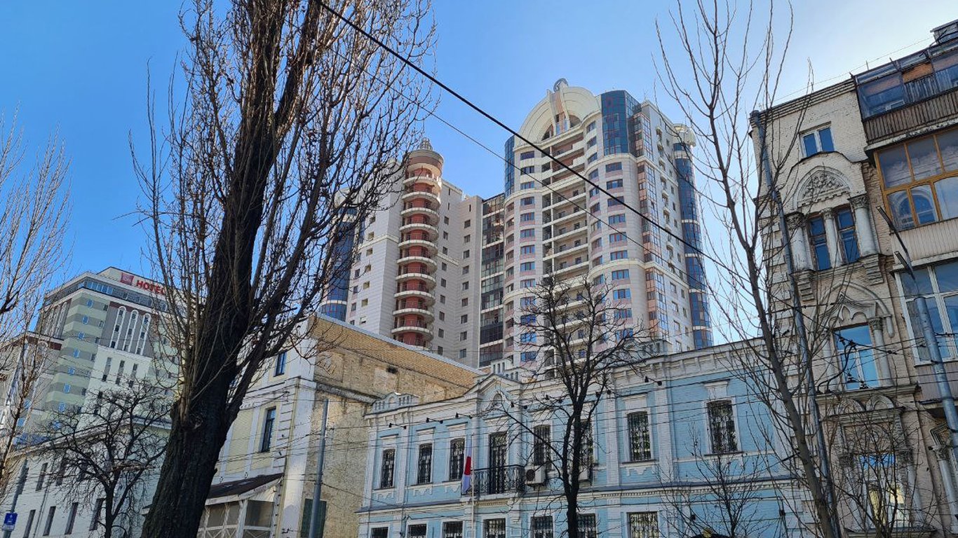 Рынок жилья на столичном Печерске замер и открыл новые риски