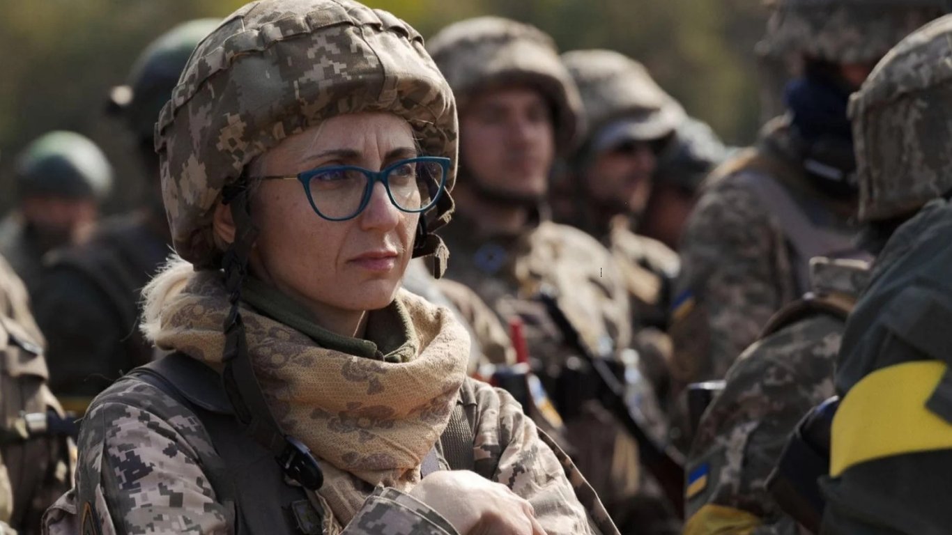 У Сухопутних військах розповіли, чи підлягають жінки обов'язковому обліку